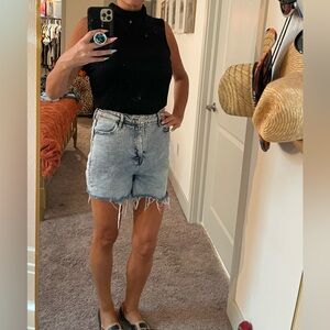 Black Sleeveless Women's Top